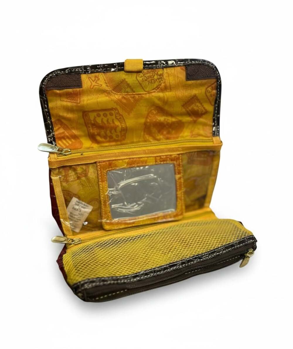 Samantha Brown Hanging Toiletry Kit - Picture 3 of 3